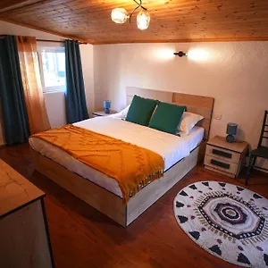 Appartement Grandpa House-attic App 4, Tirana
